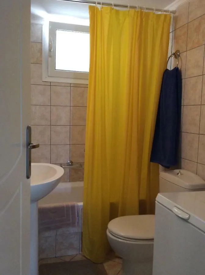 Menegata Garden Home 아르고스톨리온